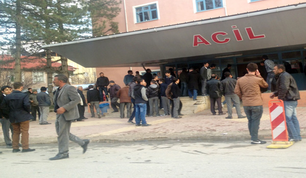 LİSELİ ÖĞRENCİLERİN BIÇAKLI KAVGASI: 1 ÖLÜ