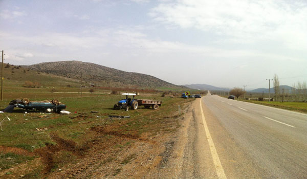 TRAFİK KAZASI: 2 YARALI