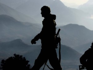 Uzman çavuş astsubayı vurarak öldürdü