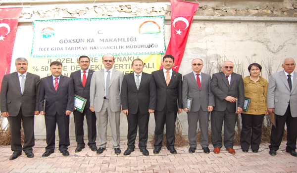 GÖKSUN'DA ELMA FİDANI DAĞITIMI