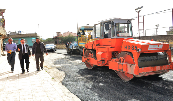 İNÖNÜ CADDESİ ASFALTLANDI