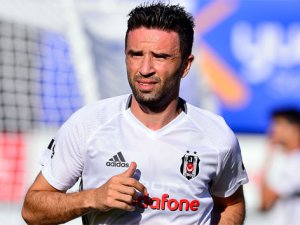 Gökhan Gönül, Beşiktaş'ta ilk antrenmanına çıktı