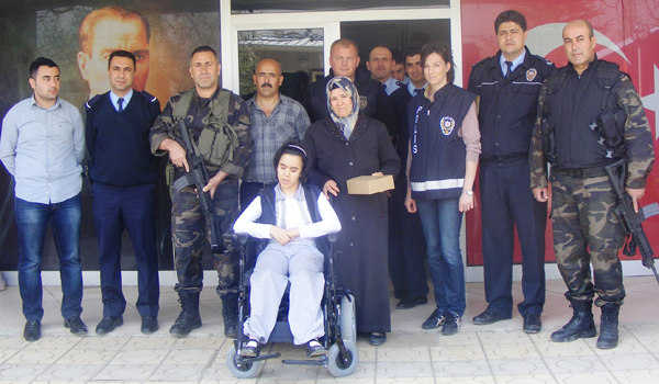 POLİSTEN HALİME'YE AKÜLÜ TEKERLEKLİ SANDALYE