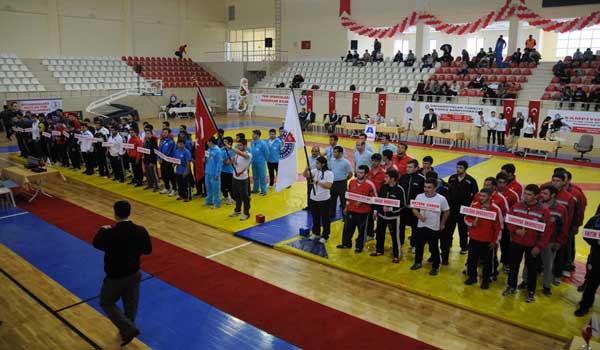 ÜNİVERSİTELER TÜRKİYE GÜREŞ ŞAMPİYONASI BAŞLADI
