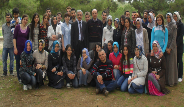 KSÜ EĞİTİM FAKÜLTESİ ÖĞRENCİLERİNDEN ÖRNEK DAVRANIŞ