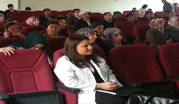 EKİNÖZÜNDE BRUCELLA HASTALIĞI İLE İLGİLİ BİLGİLENDİRME TOPLANTISI YAPILDI.