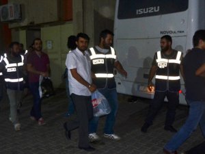 11 polis tutuklandı