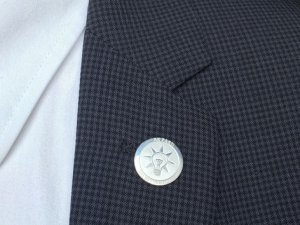 AK Parti'nin 15. yılına özel rozet