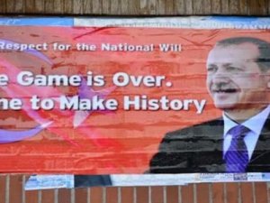 İncirlik'in girişine İngilizce 'Oyun bitti' afişi asıldı