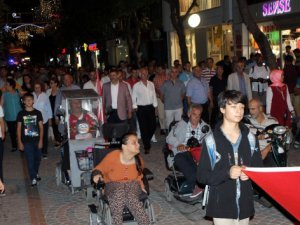 Depremin 17. yıldönümünde sessizce yürüdüler