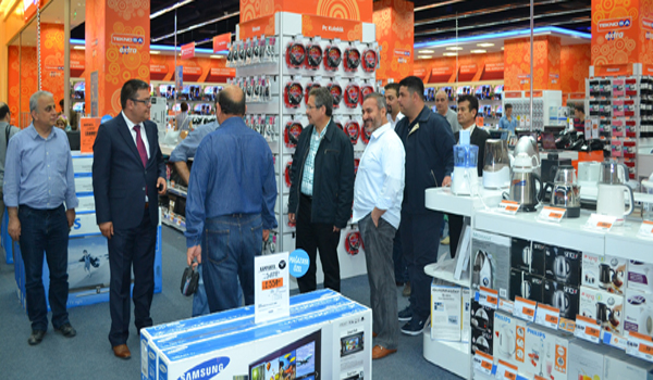 BELEDİYE BAŞKANI POYRAZ PİAZZA DA