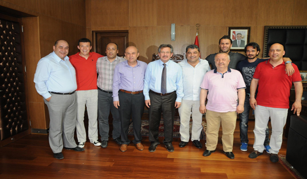 ŞAMPİYONLUK SEVİNCİNİ POYRAZLA PAYLAŞTILAR