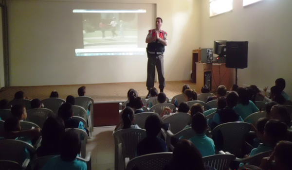 JANDARMA, ÖĞRENCİLERE TRAFİK EĞİTİM VERDİ