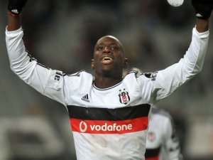Beşiktaş'a Galatasaray derbisinde Demba Ba sürprizi