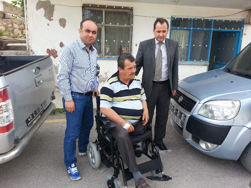 ENGELLİ KAZAZEDEYİ SEVİNDİREN HEDİYE