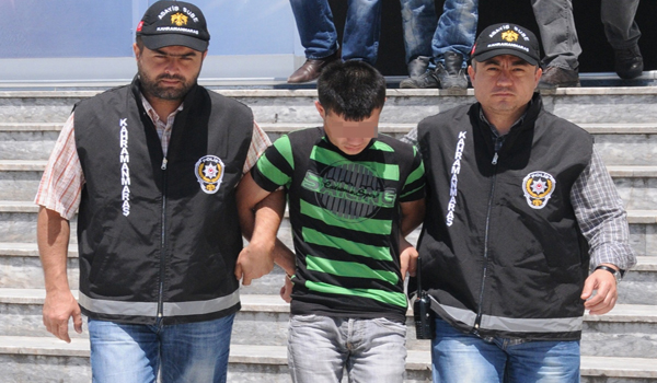 40 BIÇAK DARBESİYLE ÖLDÜRMÜŞLER