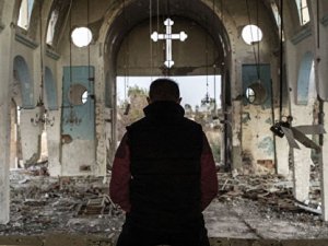 Esed şimdi de Hristiyanları sürmeye başladı