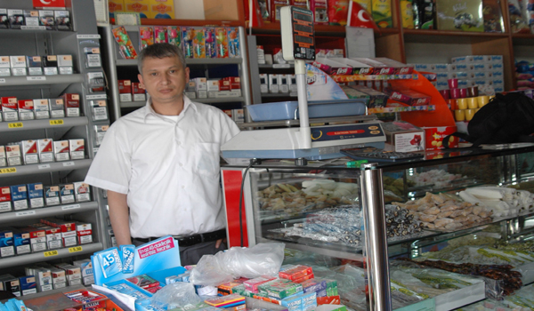 BÜFEDEN 10 BİN TL'LİK SİGARA ÇALINDI