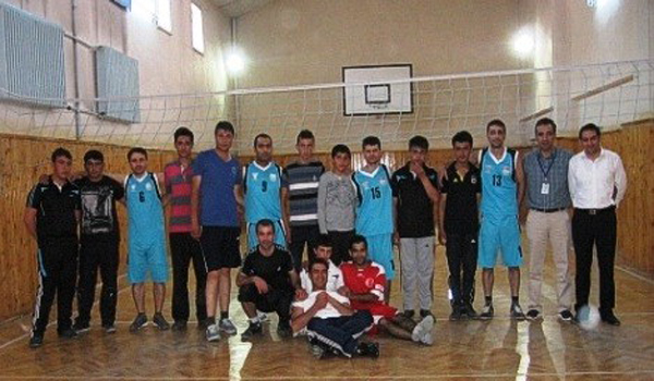 CEZAEVİNDE DOSTLUK MAÇI YAPTILAR