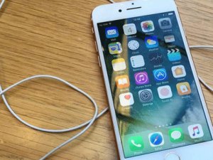 iPhone 7, kullanıcısının elindeyken patladı