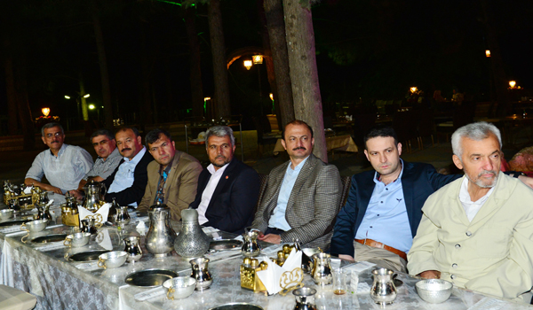 BAŞKAN POYRAZ MECLİS ÜYELERİYLE BİRARAYA GELDİ