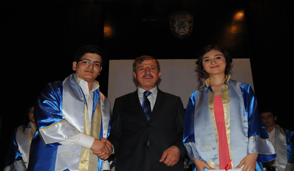 KİPAŞ EĞİTİMDE MEZUNİYET COŞKUSU