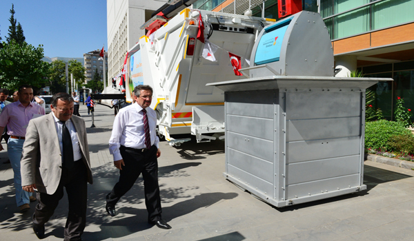 YER ALTI ÇÖP TOPLAMA ARACI BASINA TANITILDI