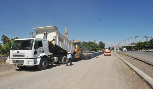 SERVİS YOLLARI DA ASFALTLANIYOR