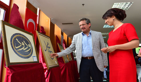 KAHRAMANMARAŞ BELEDİYESİN DEN EBRU SERGİSİ