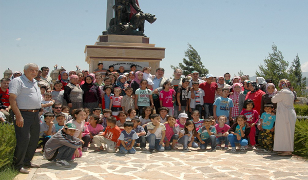 ÖKSÜZ VE YETİMLER GÖNÜLLERİNCE EĞLENDİ