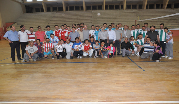 VOLEYBOL TURNUVASININ ŞAMPİYONU ETEM OLDU