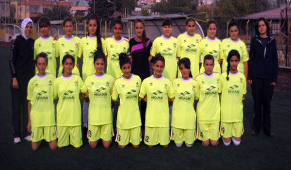 BAŞKAN POYRAZ'DAN ŞAMPİYONLUK YEMEĞİ