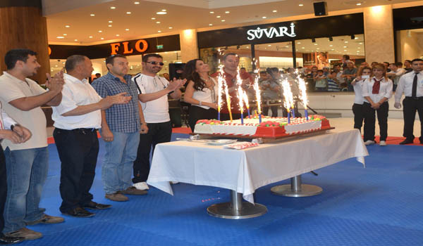 BETÜL DEMİR, KAHRAMANMARAŞLI HAYRANLARIYLA BULUŞTU