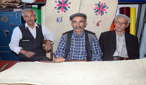 ÇOBANLIK BİTTİ KEÇELER ELDE KALDI