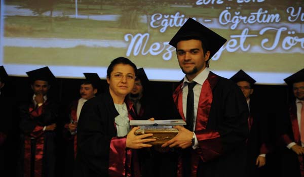 TIP ÖĞRENCİLERİNDE MEZUNİYET SEVİNCİ