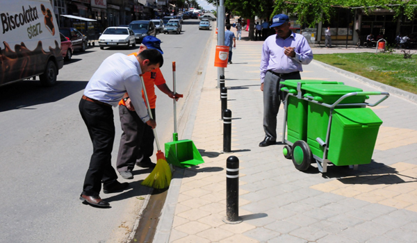 AFŞİN BELEDİYESİ TEMİZLİK ARAÇLARINI YENİLEDİ