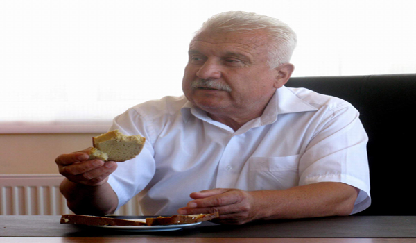 İNSAN SAĞLIĞINA FAYDALI, BAYATLAMAYAN EKMEK