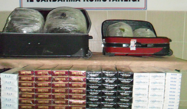 UYUŞTURUCU VE KAÇAK SİGARA SEVKİYATI YOL KONTROLÜNE TAKILDI