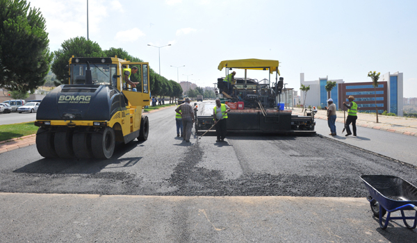 GÜNDE 4 BİN TON SICAK ASFALT ÜRETİLİYOR