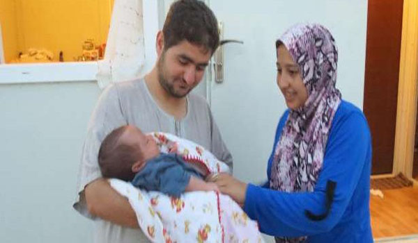 KAMPTAKİ İLK BEBEĞE TAYYİP İSMİ VERİLDİ