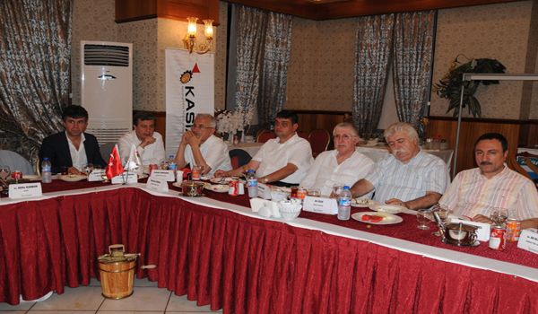 İŞ DÜNYASI İFTARDA BULUŞTU