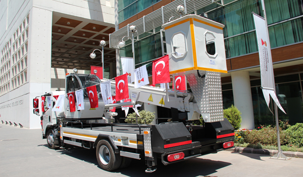 PARK BAHÇEYE KOVALI VİNÇ