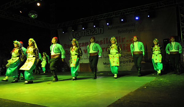 TUANA DANS TOPLULUĞUNDAN GÖSTERİ