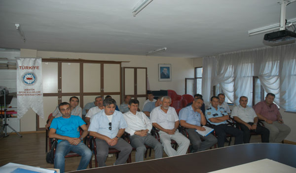 AMATÖRLER YENİ SEZONLA İLGİLİ BİLGİLENDİRİLDİ