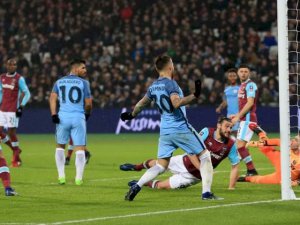 Manchester City, Slaven Bilic'i hezimete uğrattı!