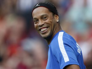 Ronaldinho Coritiba yolunda