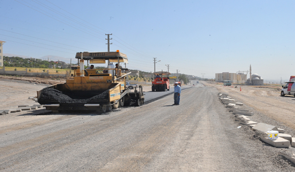 AV: MEHMET ALİ KISAKÜREK BULVARI ASFALTLANIYOR