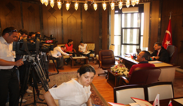 TÜRK PARLAMENTERLER BİRLİĞİ GENEL BAŞKANI PAKDİL'İN BASIN TOPLANTISI