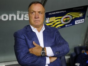 'Advocaat'a 1 yıl daha teklif edildi'