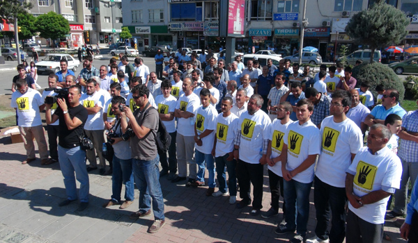 ÖĞRETMENLER VE ÖĞRENCİLERİ MISIR OLAYLARINI KINADI